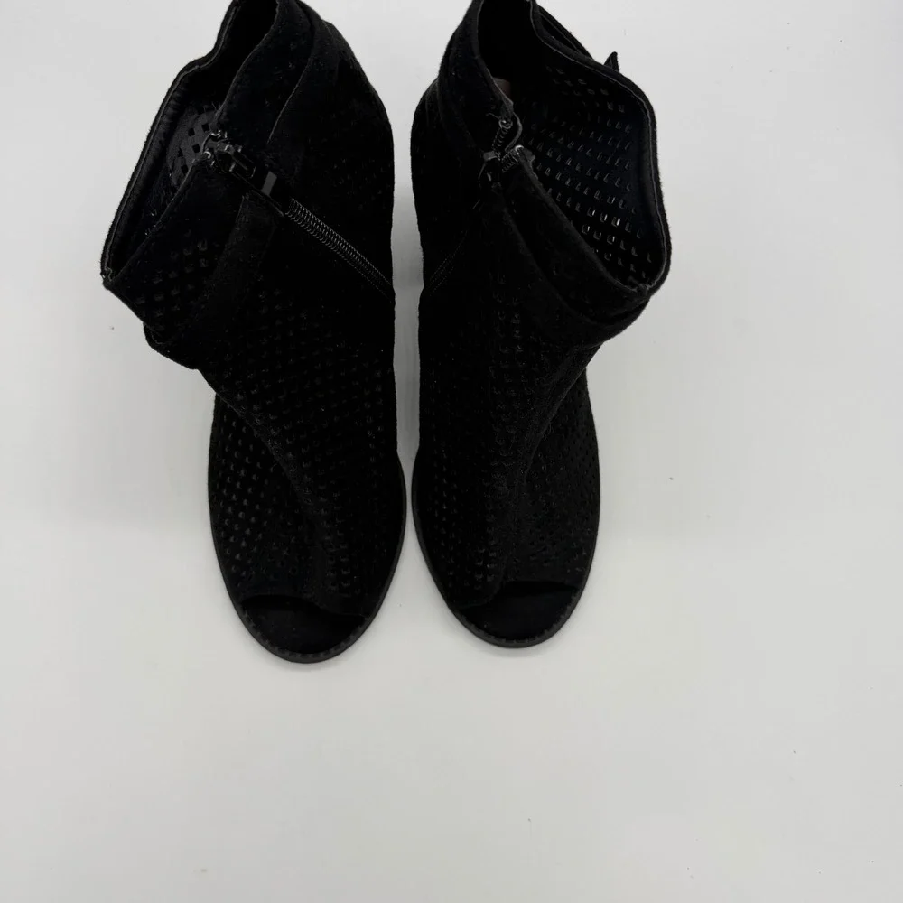 Bella Marie Tyler Black Faux Suede Peep Toe Perforated Ankle Booties 7.5